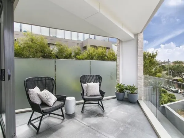QUARTIER CENTRE VILLE PUTEAUX. Magnifique studio avec extérieur et FRAIS DE NOTAIRE OFFERTS