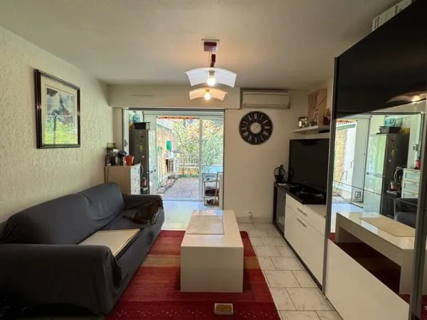 À VENDRE - Studio 24 m2 avec terrasse ST MANDRIER-SUR-MER