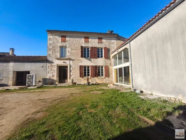 Achat : Maison Echallat (16170)