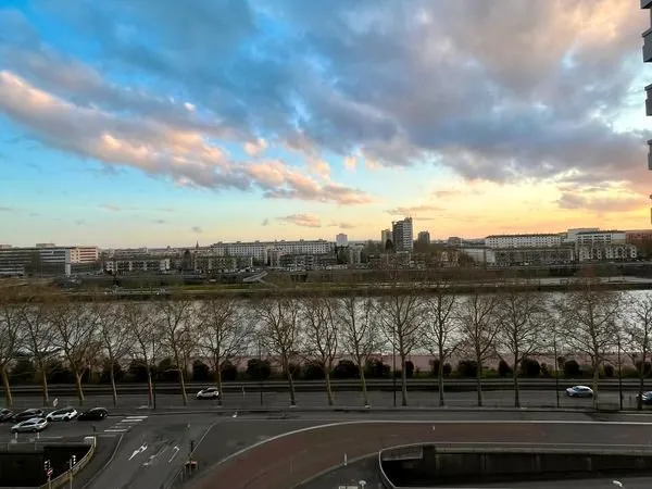 A VENDRE - Appartement 2 pièces - 35 m2 - 8e étage - plein sud