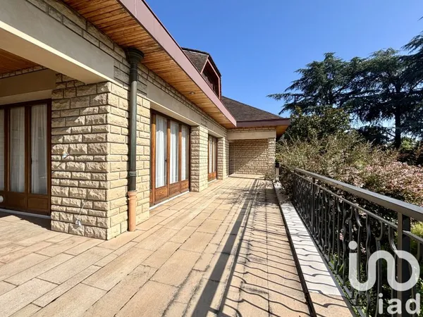 Maison 7 pièces 300 m²