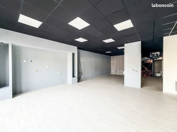 Local commercial 89 m² Cavignac