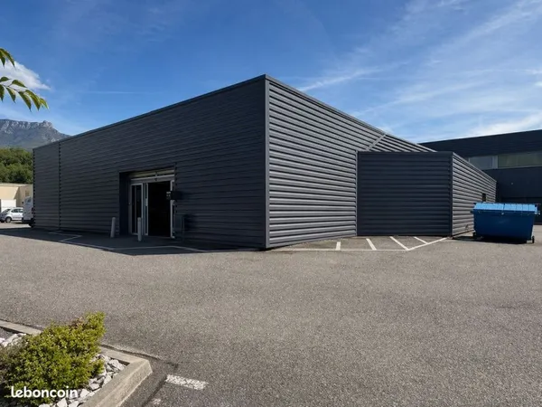 LOCAL COMMERCIAL 529 m²