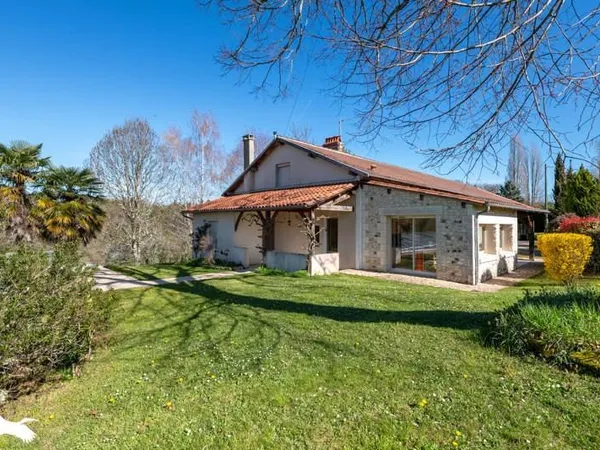 Maison en pierre 6 pièces 155 m²