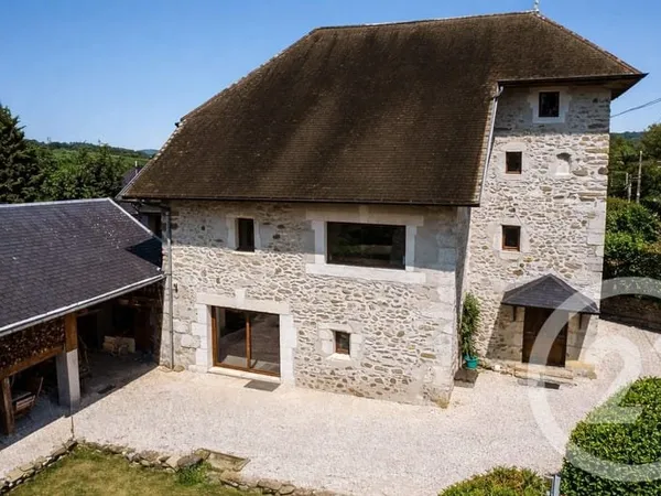 Maison 10 pièces 227 m²