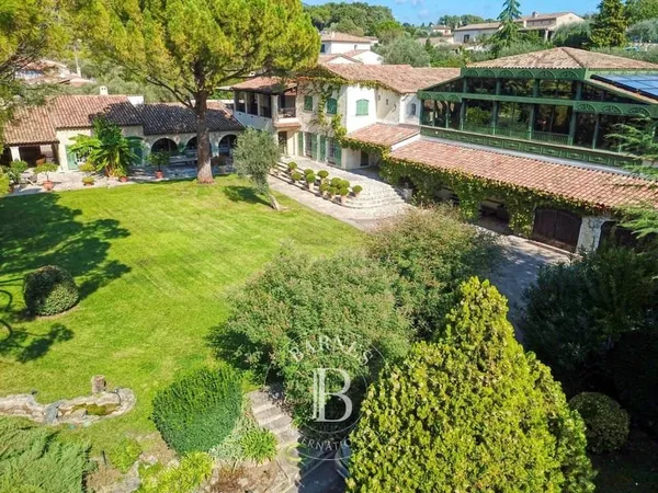 Grasse - Élégante propriété avec maison de gardien