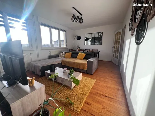 Appartement 73m2 entièrement rénové - Proche centre ville de Thionville