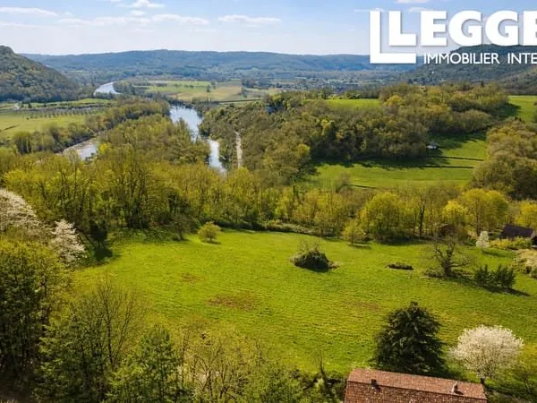 Propriété de charme avec vue panoramique sur la vallée de la Dordogne | Garage | Terrain | Piscine -