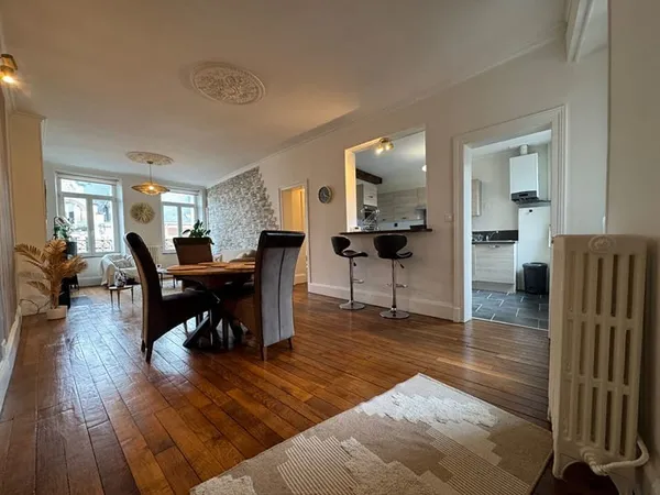 Appartement de 90 m2 SH au 3 étage dans 1 petite copro quartier d'arches