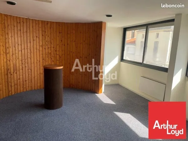 LOCAL COMMERCIAL 91 m² LA ROCHE SUR YON