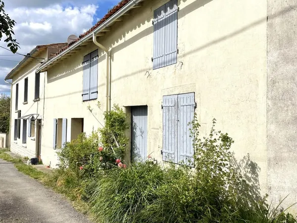Maison de village avec 3/4 chambres et dépendances