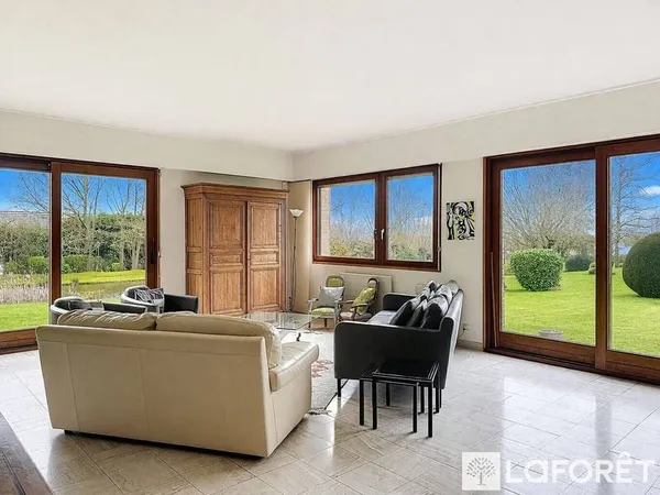 Maison 7 pièces 232 m²
