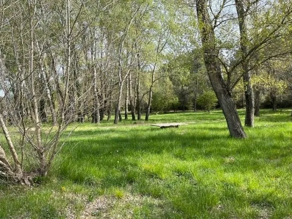 Terrain 943 m²