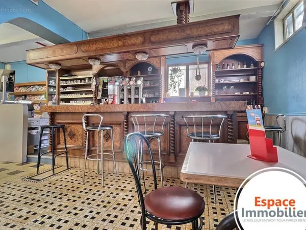 Immeuble et fonds de commerce sur la commune de Marcq en Ostrevant