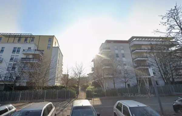 Appartement Location Bron 3p 36m² 652€