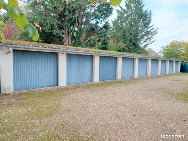 Parking/box 997 m² VERNON