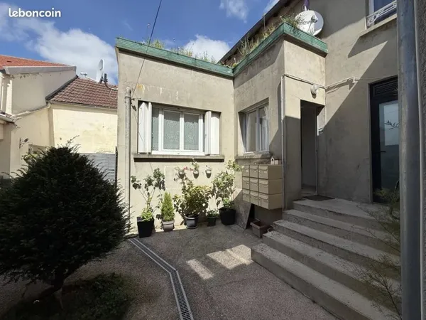 Studio 1 pièce 30 m²