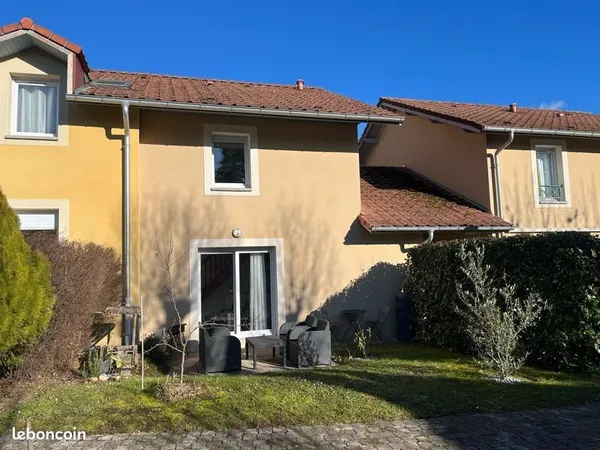 Maison duplex 41,3 m² avec jardin - Résidence avec piscine - Proche frontière suisse