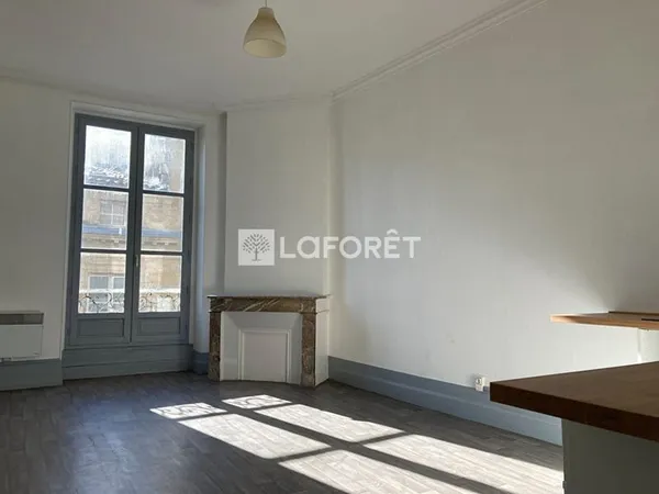 Grand appartement T4 - BORDEAUX CENTRE