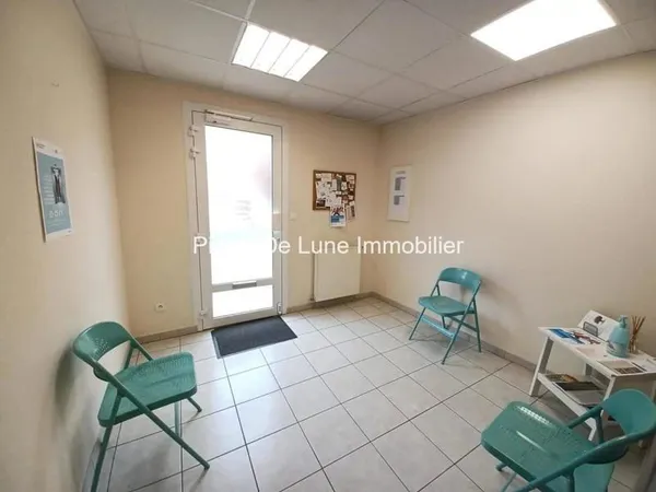 Local professionnel au centre du Bois d'Oingt