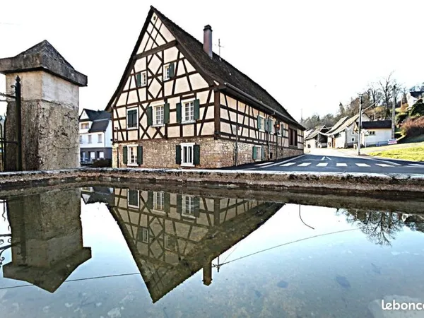 Maison alsacienne avec dépendances, ateliers et hangar (240 m² habitables, 7 chambres). Domaine rura