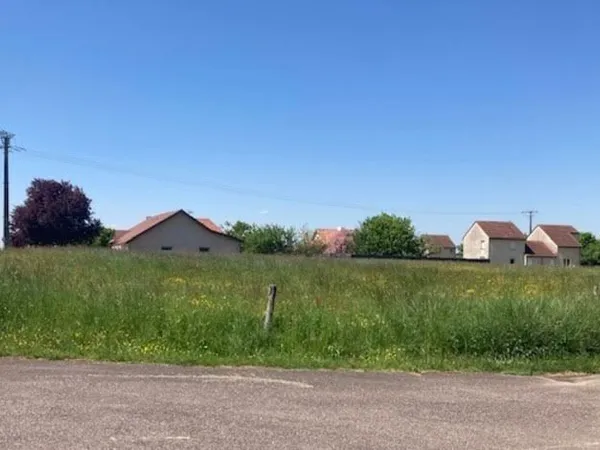 Terrain 900 m²