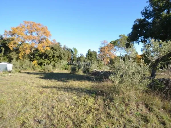 Terrain constructible 1763 m²