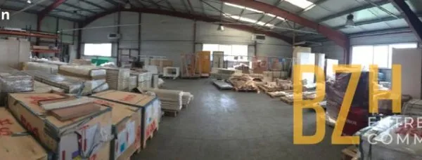 Local 1560 m² QUEVEN