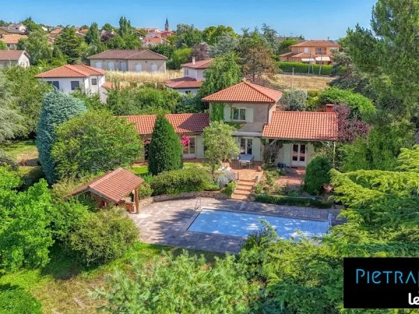 Maison 6 pièces 201 m²