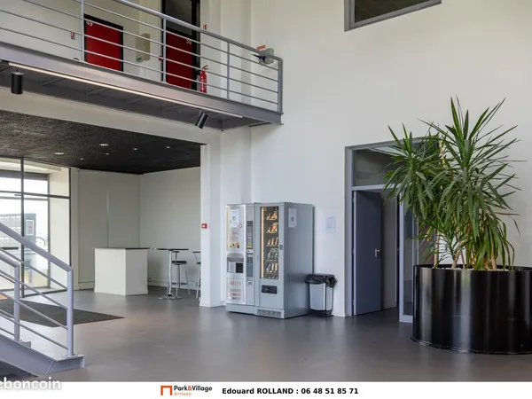 Bureau à louer / Bureau en location / Sirte gardienné 14 m²/ 190 euros