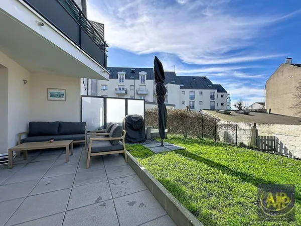 NANTES - TORTIERE - APPARTEMENT T3 A VENDRE AVEC JARDIN PRIVATIF ET GARAGE.