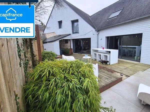 Maison familiale avec grand garage et jaccuzi - 176m2 à SAINT BERTHEVIN (53)