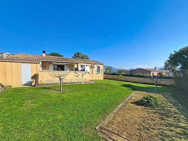 Maison individuelle de 3 chambres avec jardin à Sarrola Carcopino