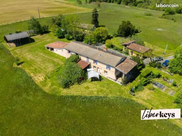 Longère 10 pièces 340 m²