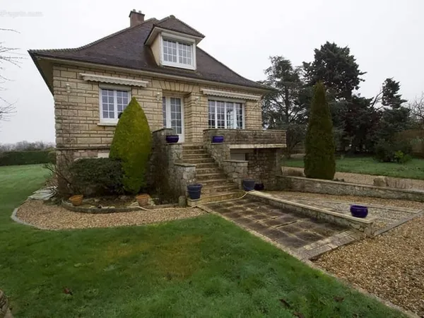 Maison +120 m2 sur terrain de +1810m2