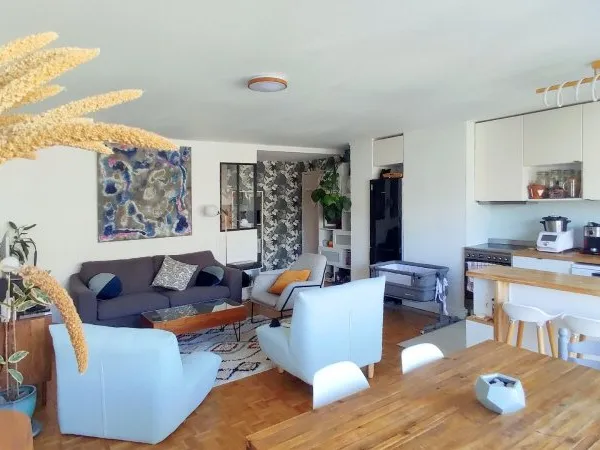 Loue appartement lumineux avec balcon