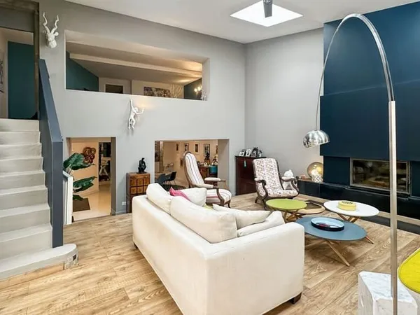 Maison 5 pièces 250 m²
