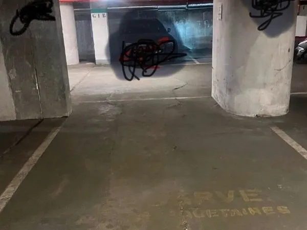 Place de parking moto