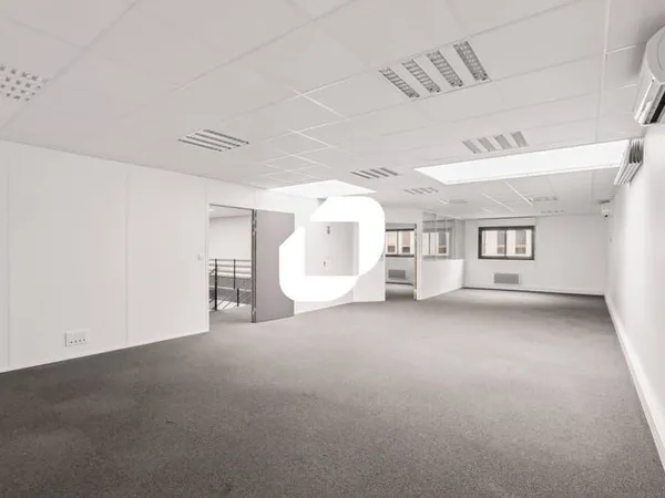 Bureaux 798 m²