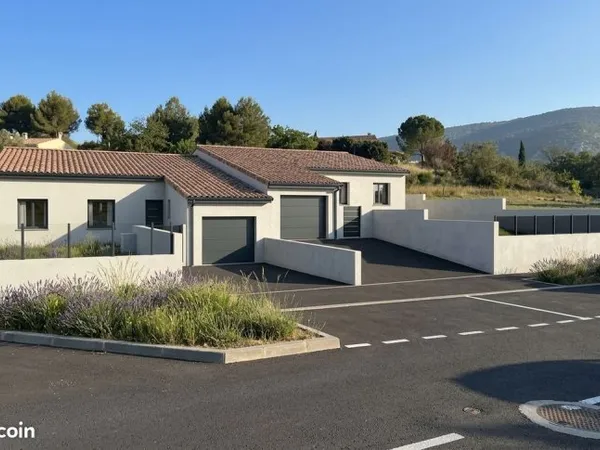 Maison neuve avec piscine