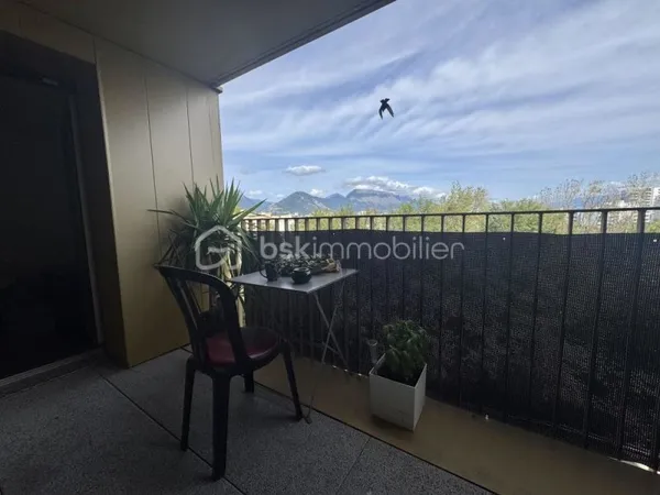 résidence de 2020 jolie t2 avec terrasse