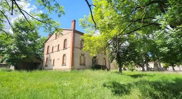 Maison 11 pièces 263 m²