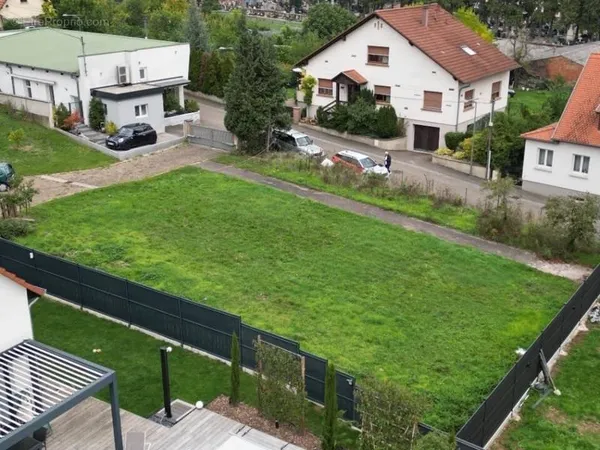 Terrain 586 m²
