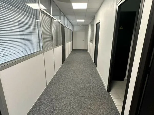 BUREAUX 21 m² BUC