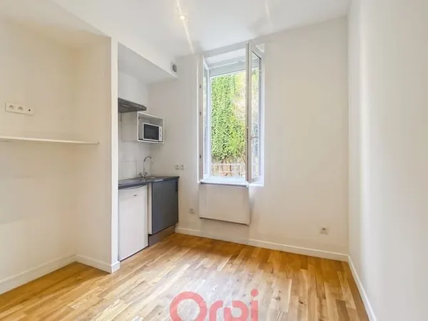 Studio 1 pièce 13 m²