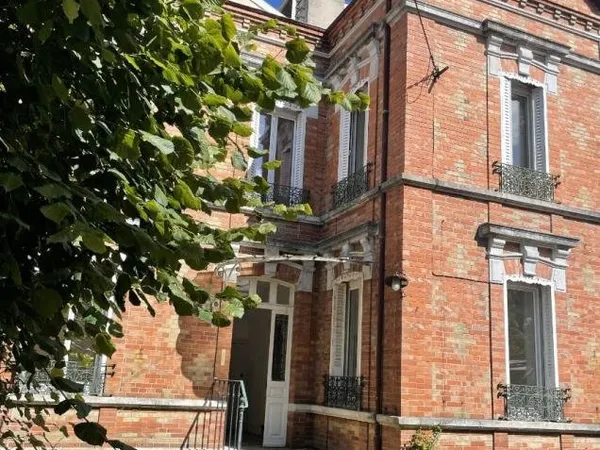 Maison Romilly Sur Seine 4 pièce(s) 83 m2 avec terrain, garage et dépendance