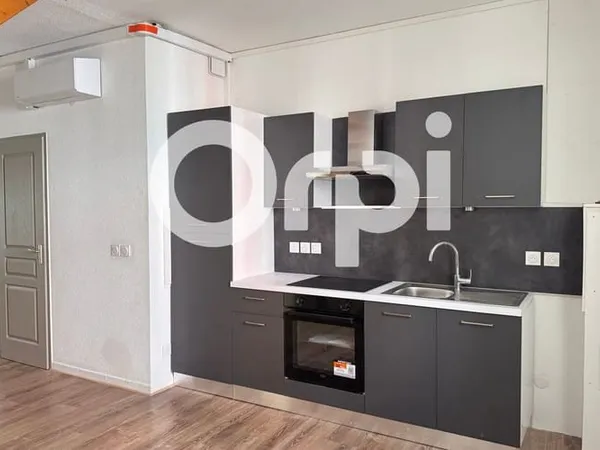 Bureau 3 pièces 111 m²