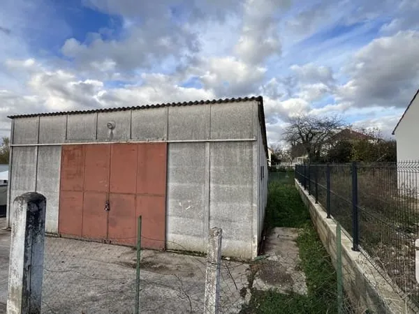 Vente Parking/garage/box 77 m²