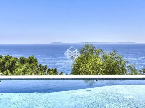 Vue mer panoramique au Rayol-Canadel-sur-Mer - villa clés en main entièrement rénovée