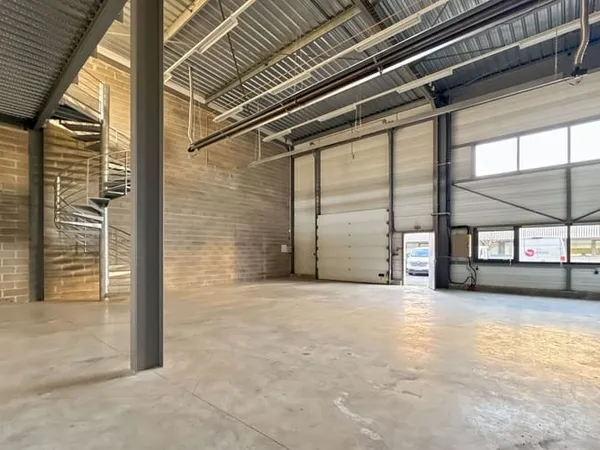 Local d'activité 287 m²